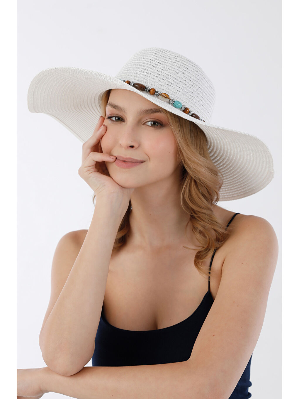 Beyaz Boncuklu Hasır Şapka-1