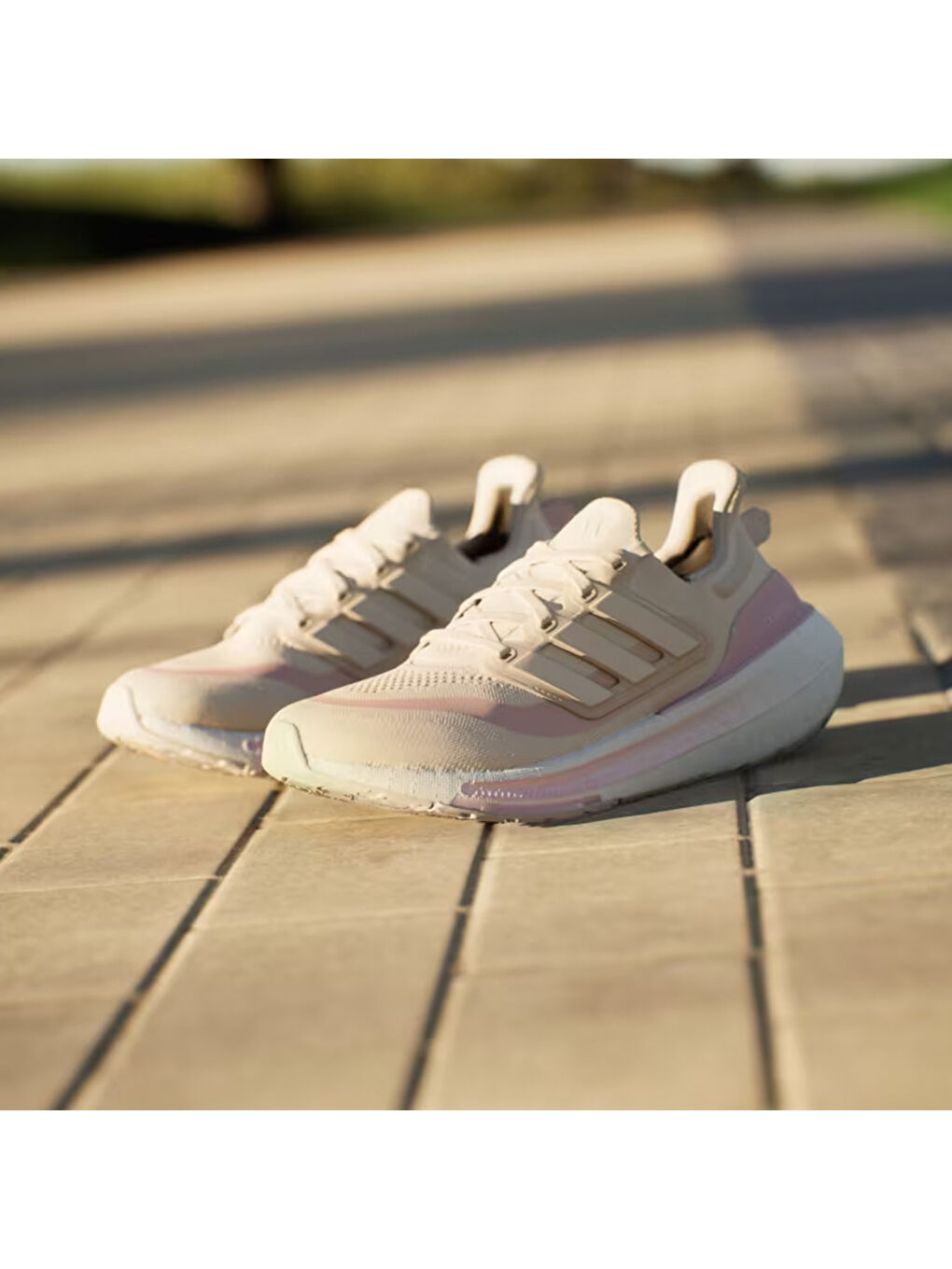 Ultraboost Light Kadın Beyaz Yol Koşusu Ayakkabısı-2