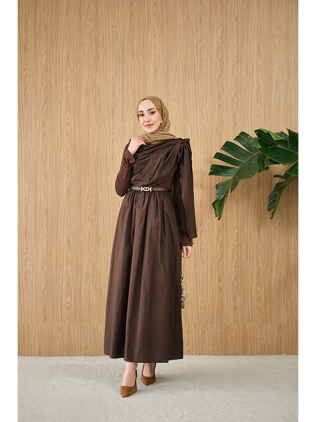 Kadın Şal Detaylı Kemerli Poplin Elbise Kahverengi-1