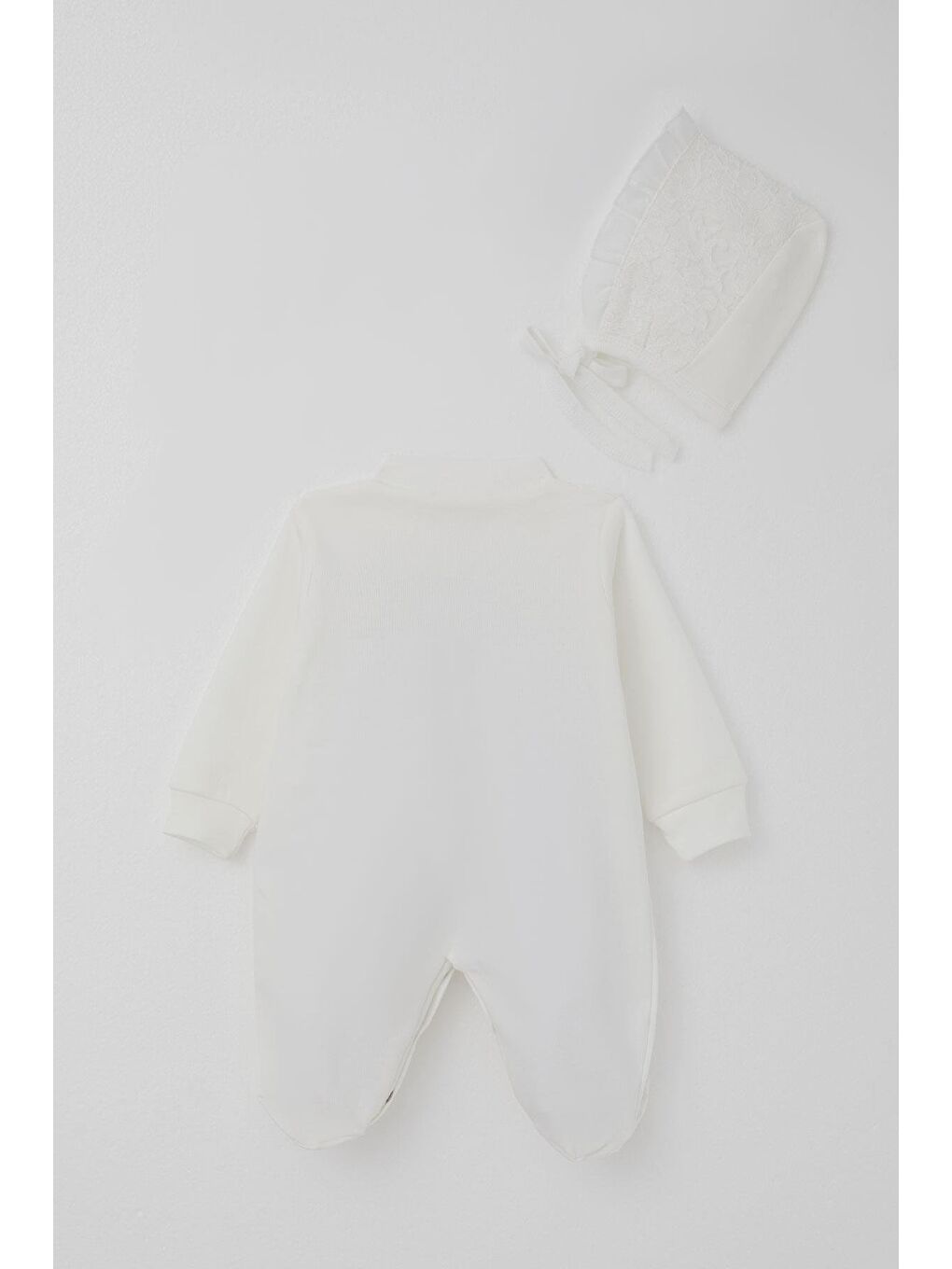 Kız Bebek Patikli Tulum Dantel Detaylı Çiçek Nakışlı Ekru (0-6 Ay)-1