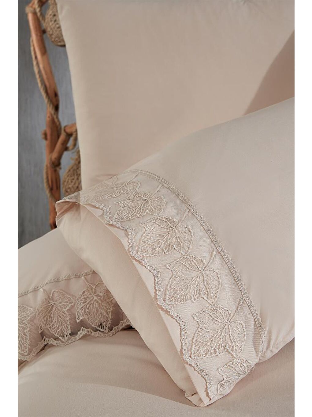 Kahverengi Fransız Dantelli Seray Çeyizlik Nevresim Takımı Cappucino-3