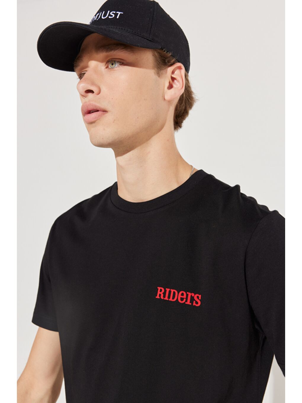 Regular Fit Normal Kesim %100 Pamuk Bisiklet Yaka Siyah Tişört-4