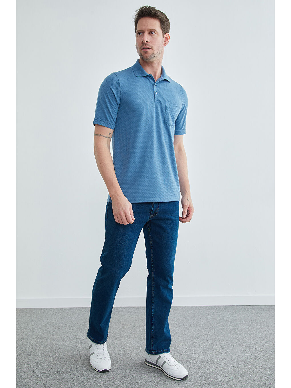 Mavi Desenli Tek Cepli Polo Yaka Tişört-3