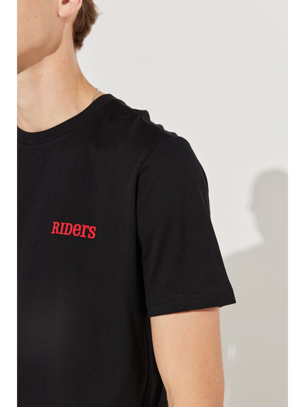 Regular Fit Normal Kesim %100 Pamuk Bisiklet Yaka Siyah Tişört-5