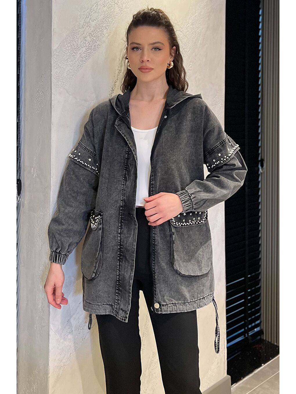Antrasit Kadın Kapüşonlu Fermuarlı Taş Detaylı Jean Jean Ceket