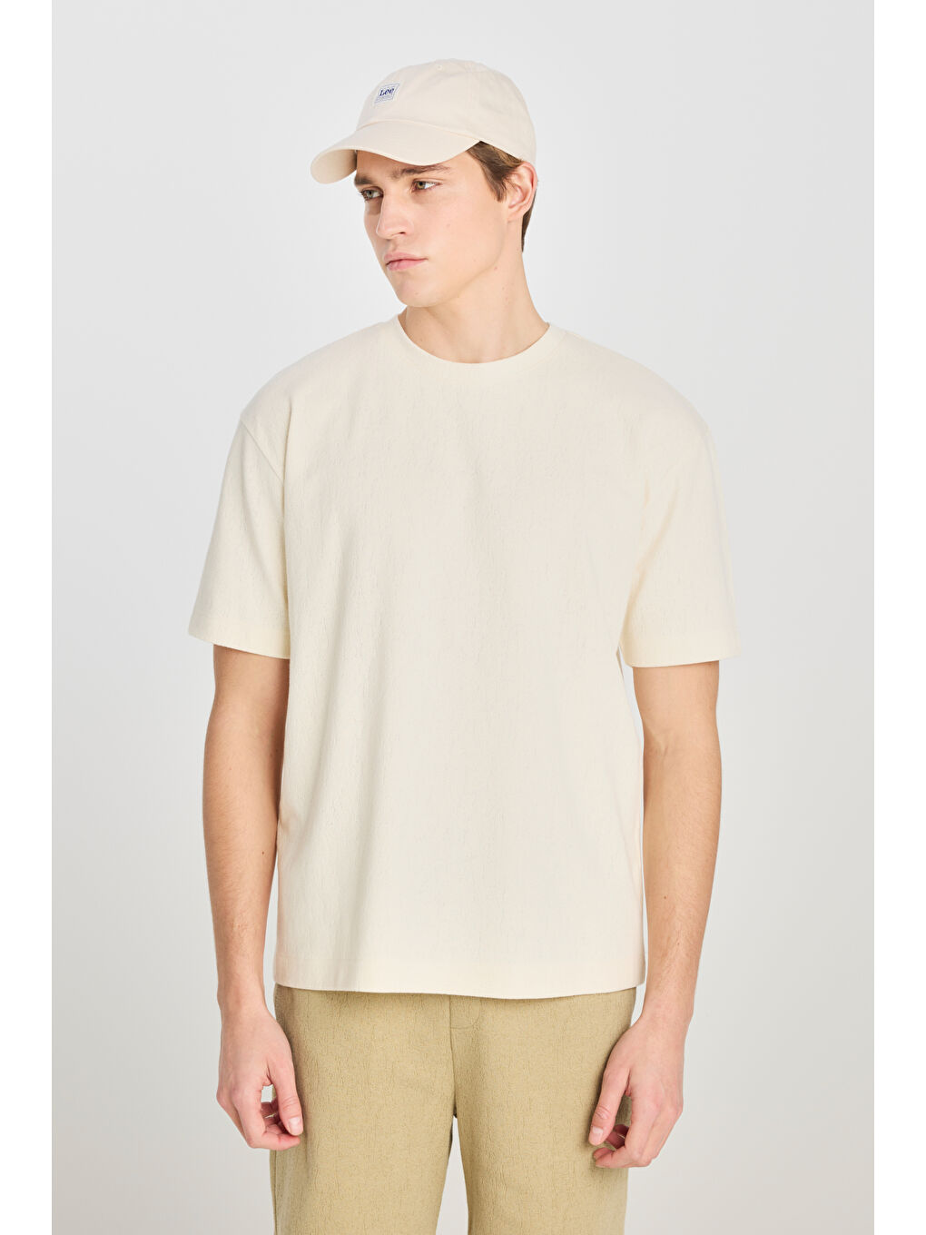 Relaxed Fit Geniş Kesim Bisiklet Yaka Pamuklu Kırık Beyaz Tişört-1