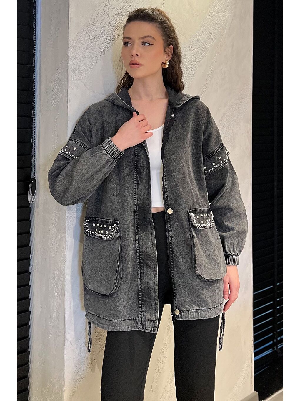 Antrasit Kadın Kapüşonlu Fermuarlı Taş Detaylı Jean Jean Ceket-1