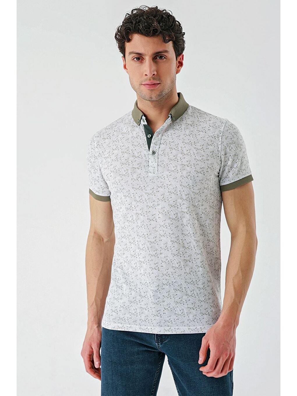 Koyu Haki Baskılı Jakarlı Düğmeli Yaka Cepli Casual Slim Fit Dar Kesim Büyük Beden Tişört 1011240173