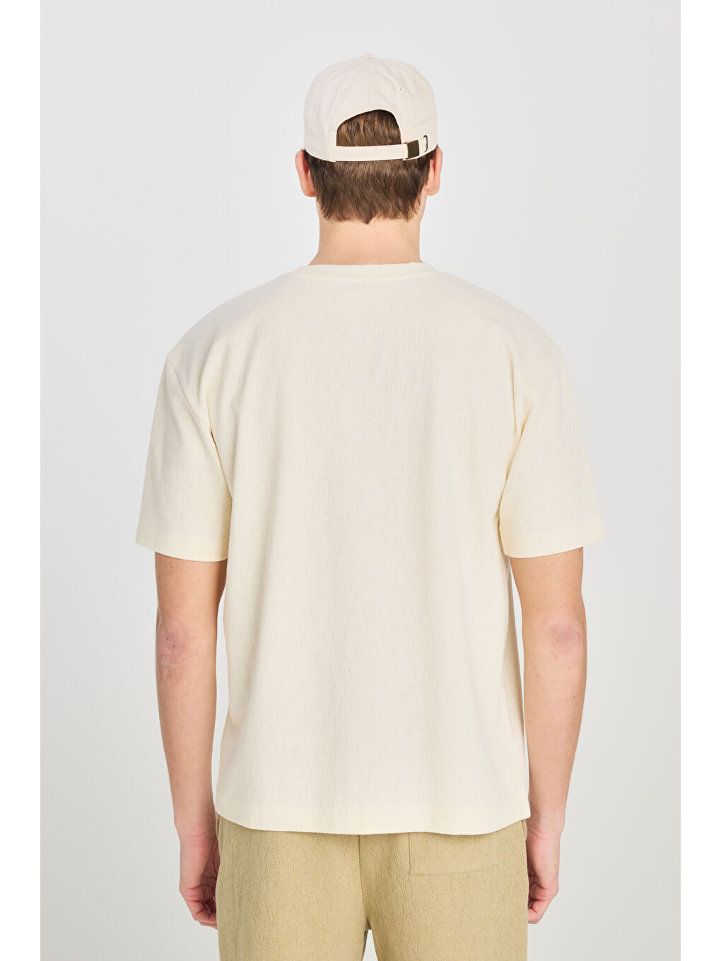 Relaxed Fit Geniş Kesim Bisiklet Yaka Pamuklu Kırık Beyaz Tişört-4