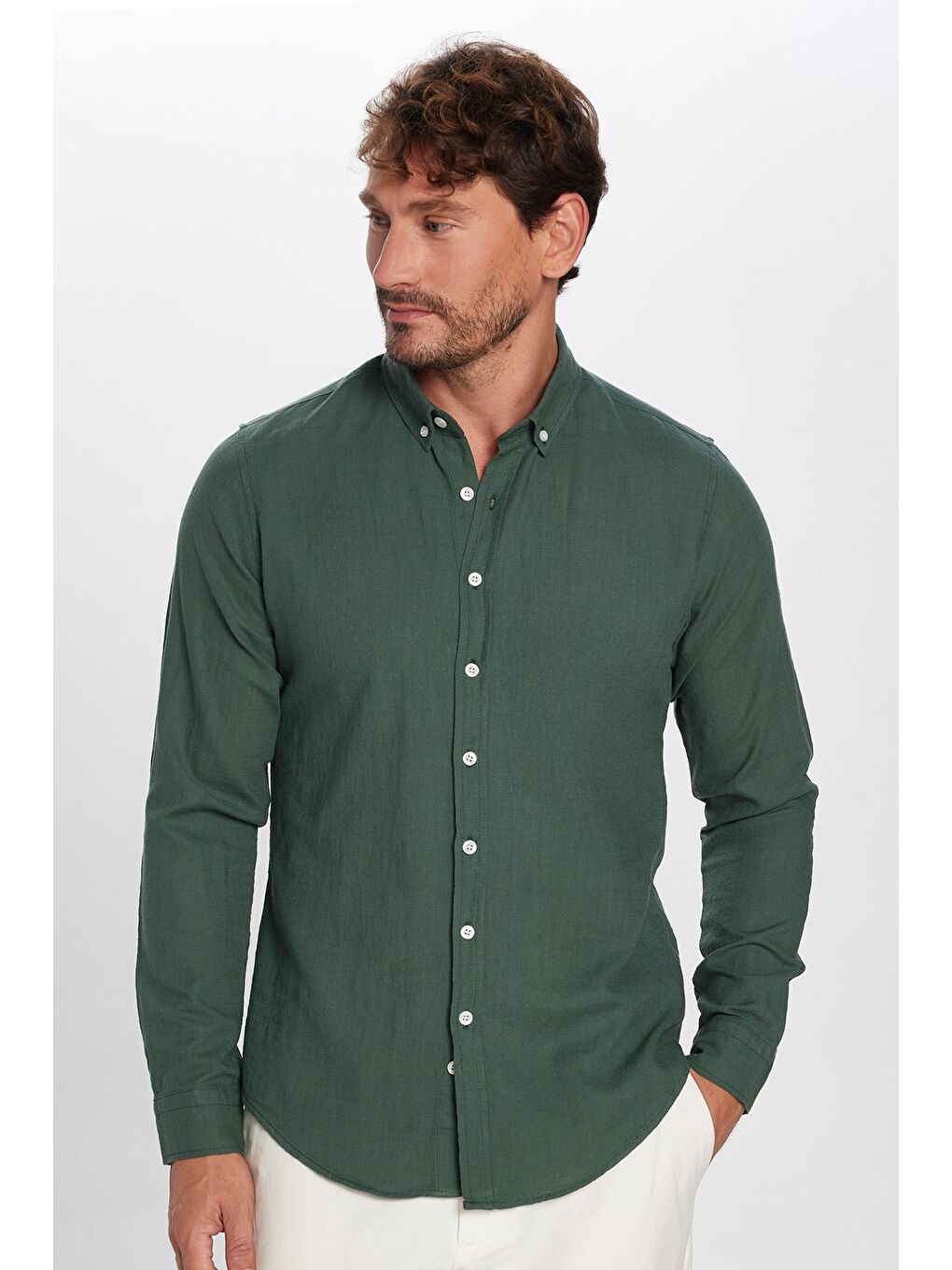 Erkek Slim Fit Dar Kesim Uzun Kollu %100 Pamuk Keten Doku Düğmeli Yaka Haki Gömlek