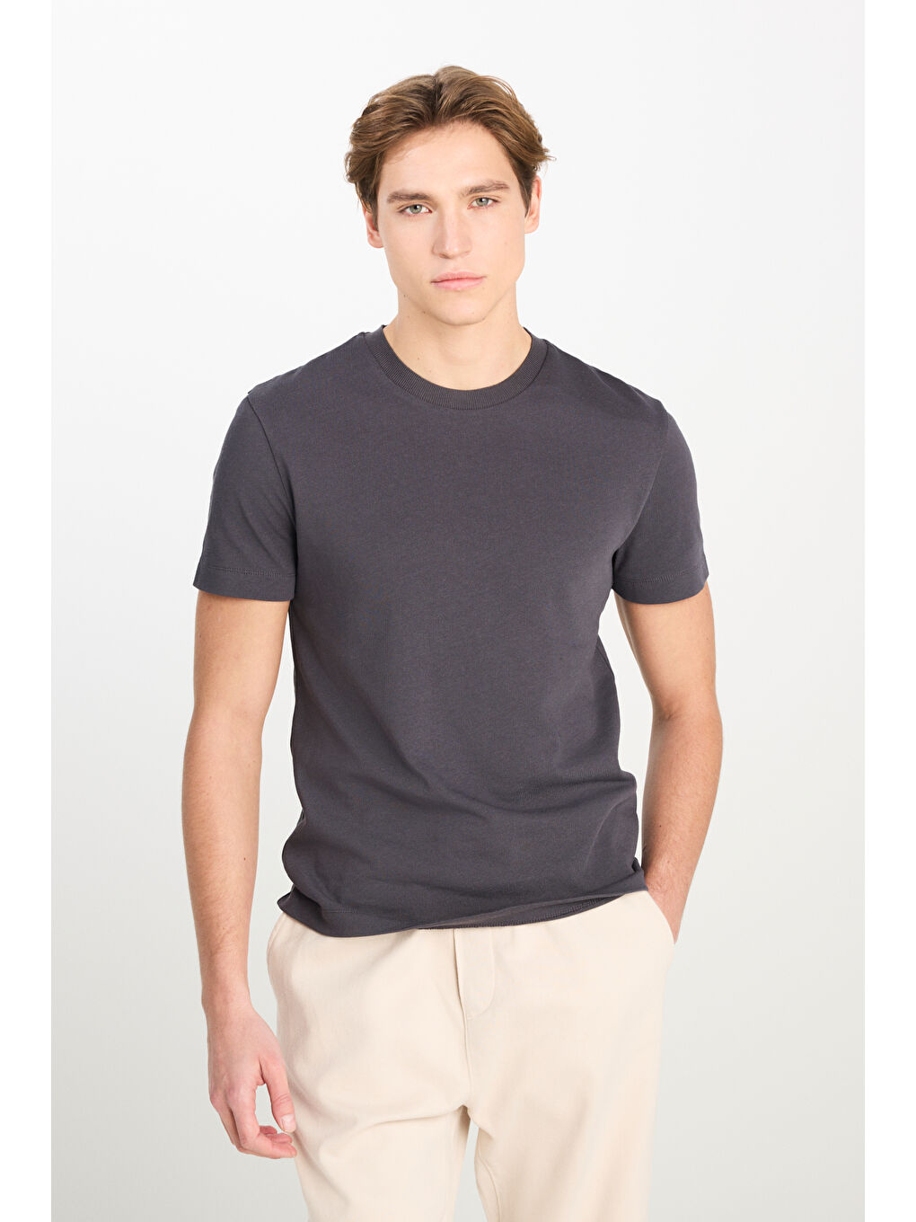 %100 Pamuk Relaxed Fit Geniş Ksim Bisiklet Yaka Antrasit Basic Tişört