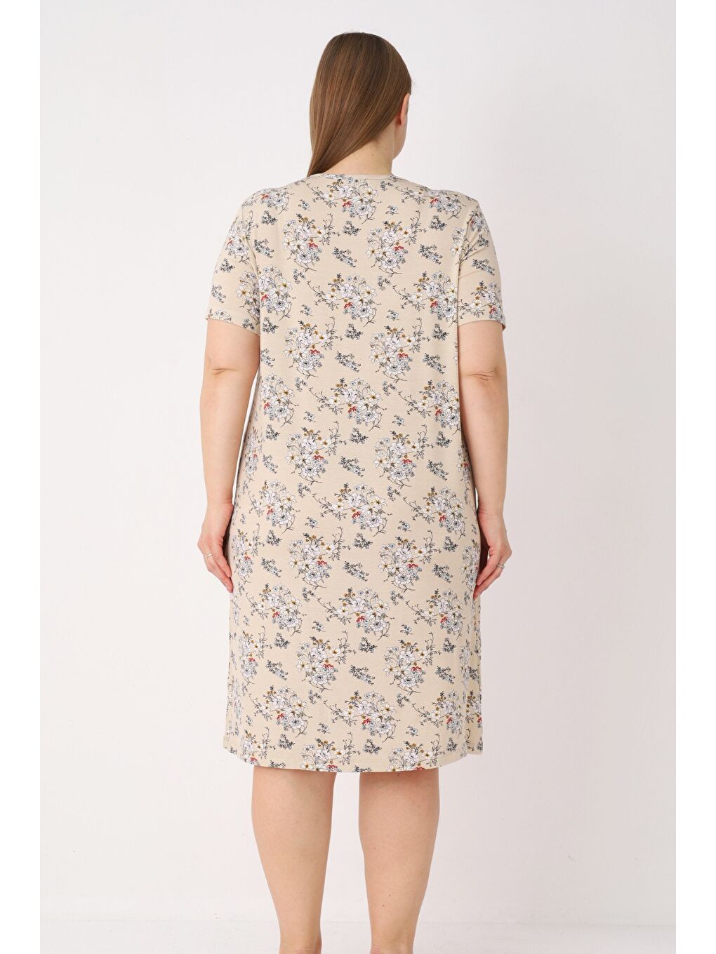 Bej Kadın Büyük Beden Desenli Düğmeli Elastanlı Kısa Kollu Gecelik-4