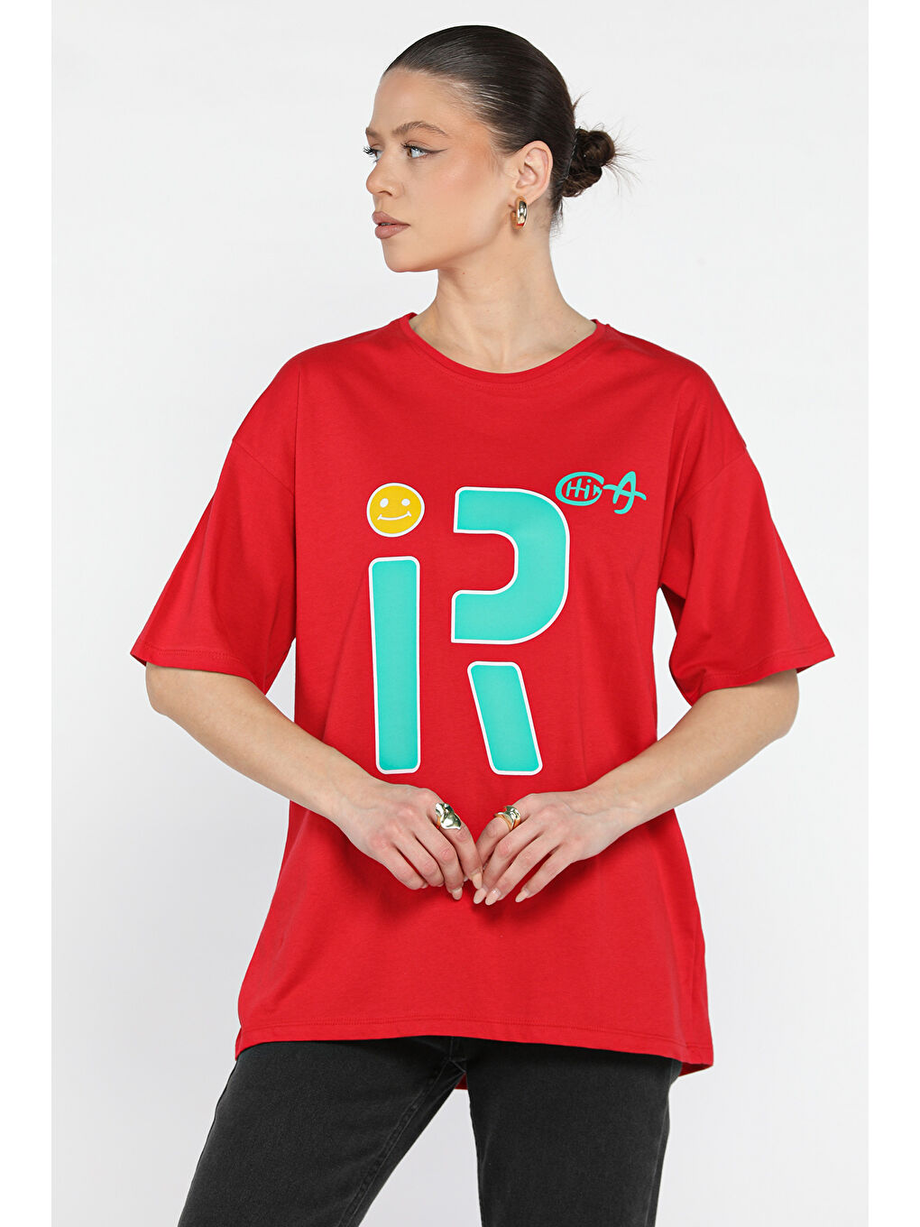 Kırmızı Ön Baskılı Bisiklet Yaka Kadın Tişört-1