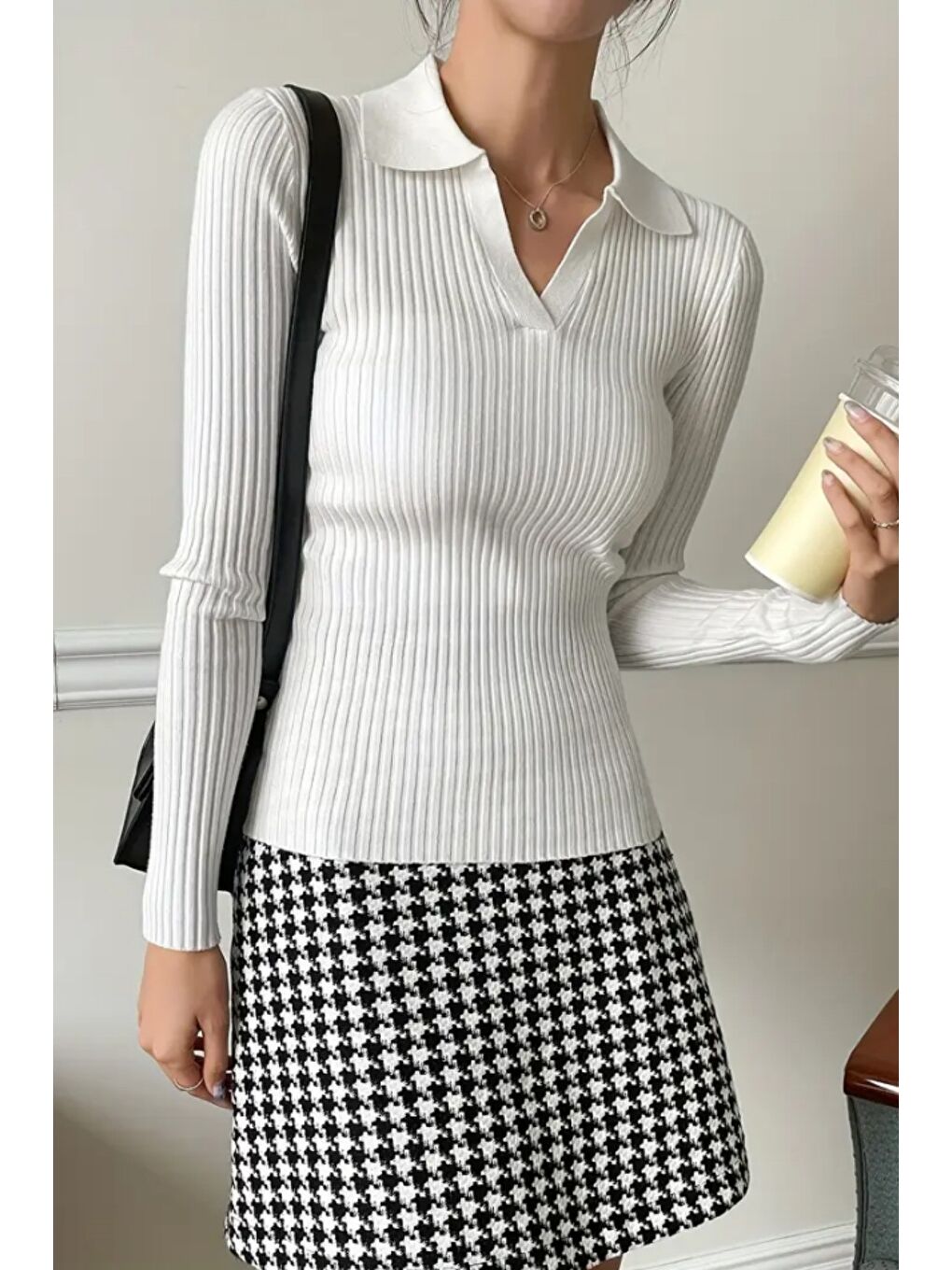 Beyaz Kadın Fitilli Polo Yaka Triko Kazak