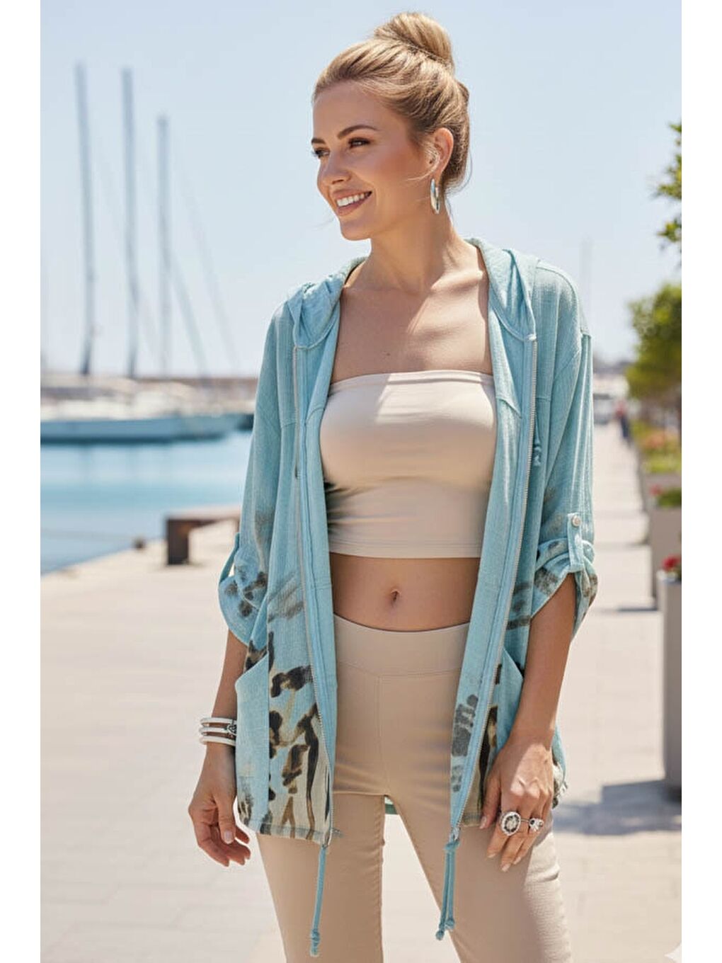 İtalyan Turkuaz Düğmeli Uzun Kollu Cepli Kapüşonlu Fermuarlı Baskılı Regular Boy Dokuma Ceket 68 65-3