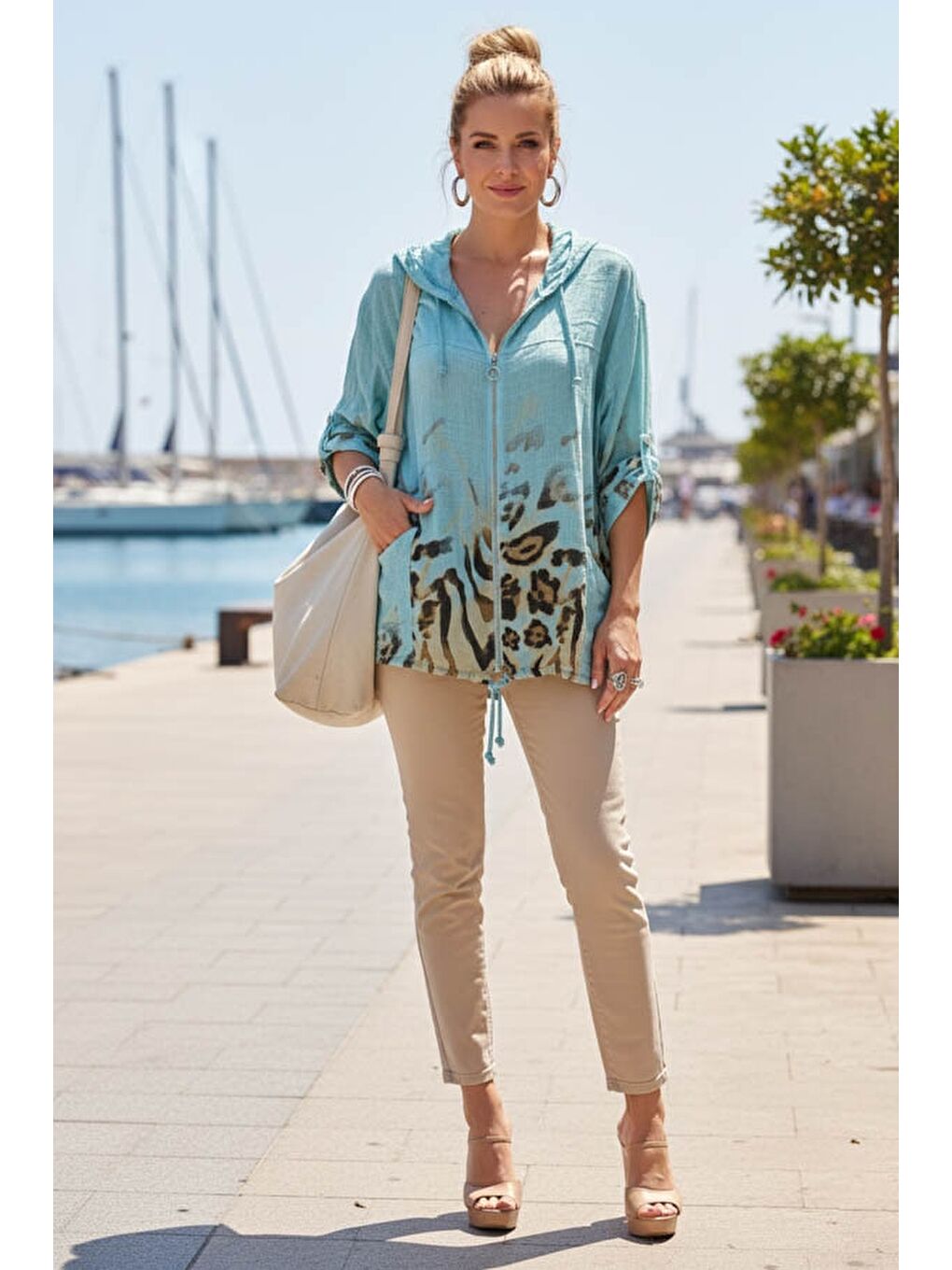 İtalyan Turkuaz Düğmeli Uzun Kollu Cepli Kapüşonlu Fermuarlı Baskılı Regular Boy Dokuma Ceket 68 65-4