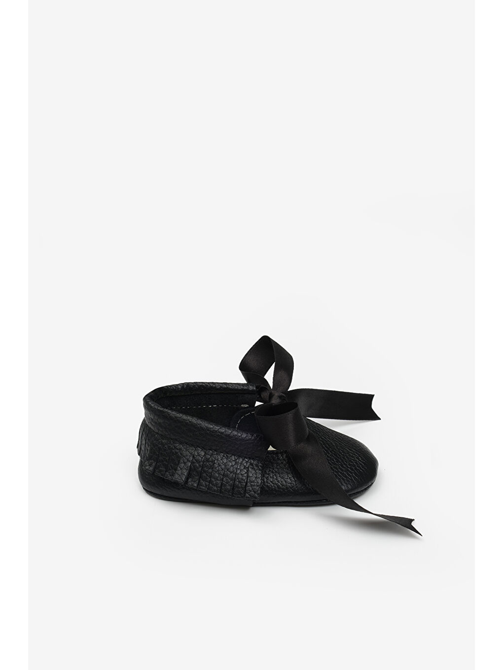 Siyah Kurdele Detaylı Kız Bebek Deri Makosen-1