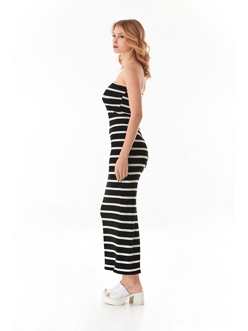 Siyah Çizgili Yırtmaçlı Triko Straplez Elbise-2