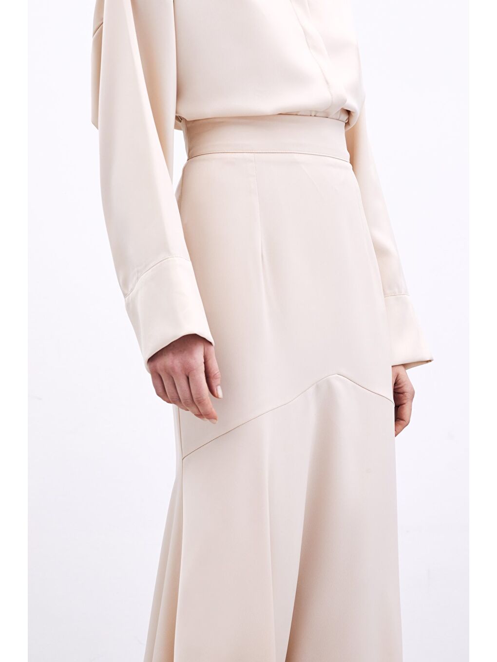 Kesik Detaylı Saten Etek - Bej-3