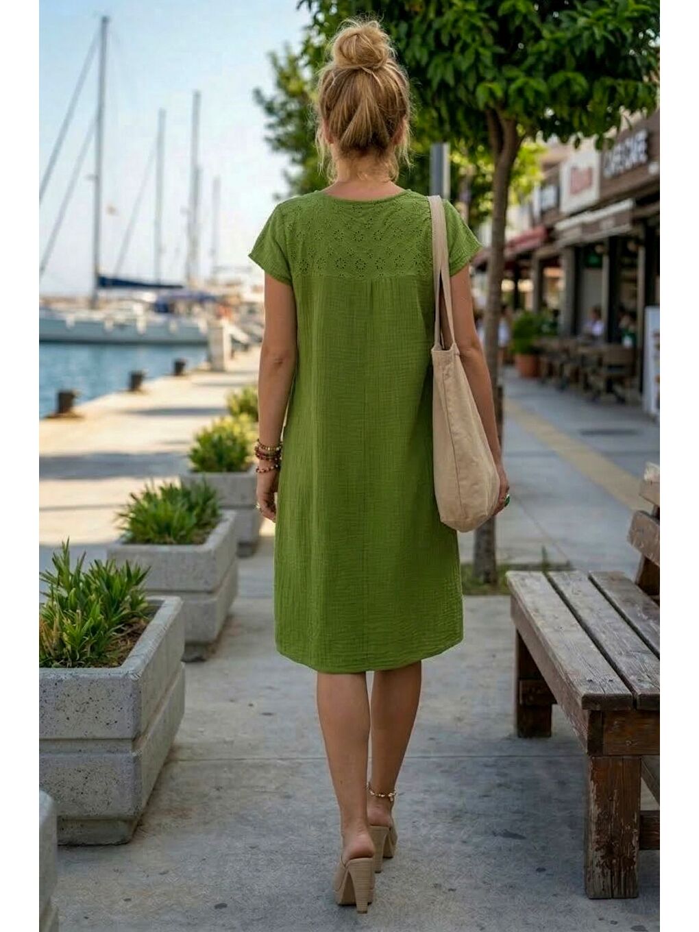 Yeşil Havuz Yaka Düşük Kol Cepli Kol Roba Ve Yanları Brodeli Casual Müslin Dokuma Elbise 100 55-3