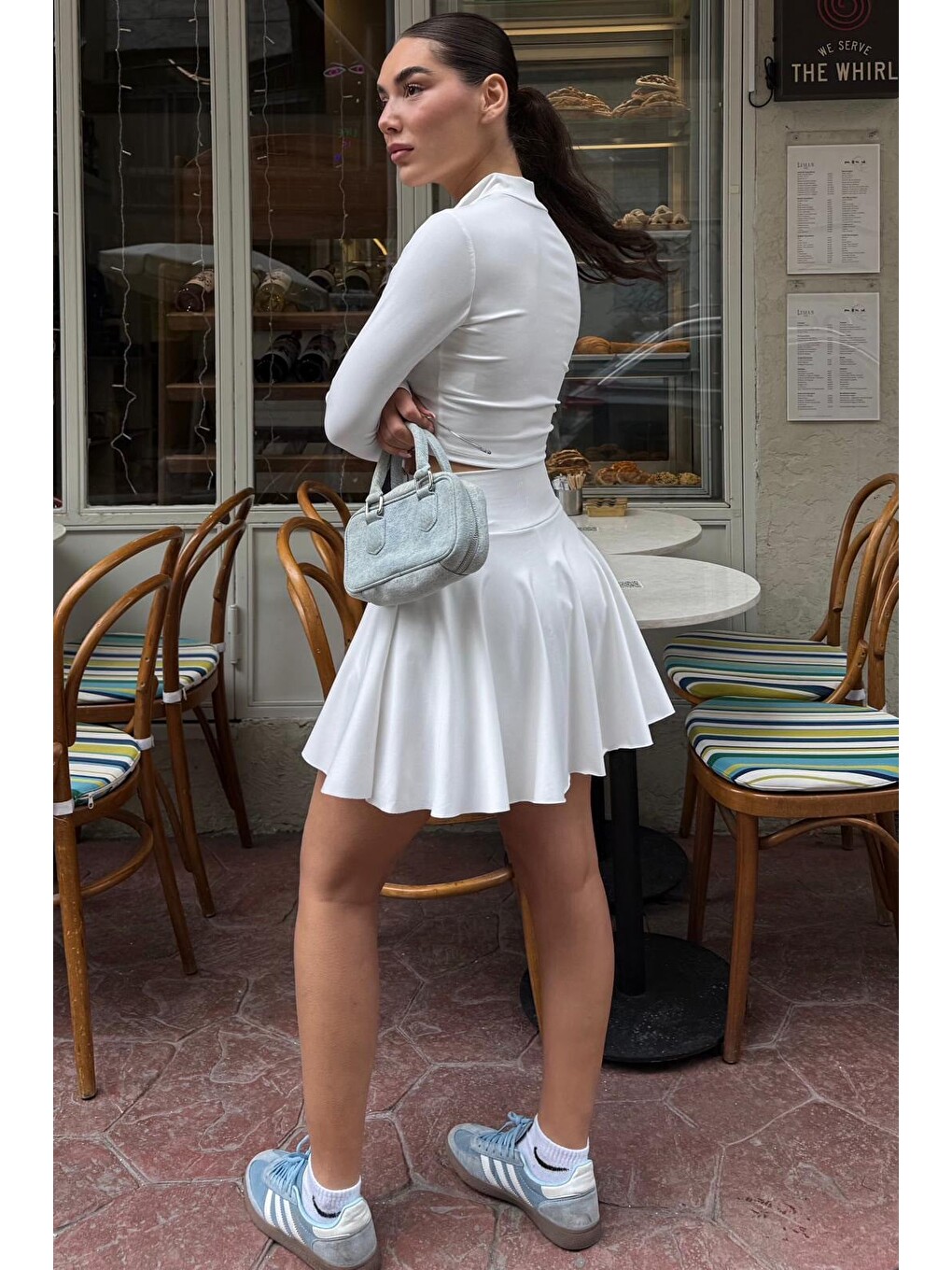 Beyaz Parmak Geçirme Detaylı Slim Fit Crop-7