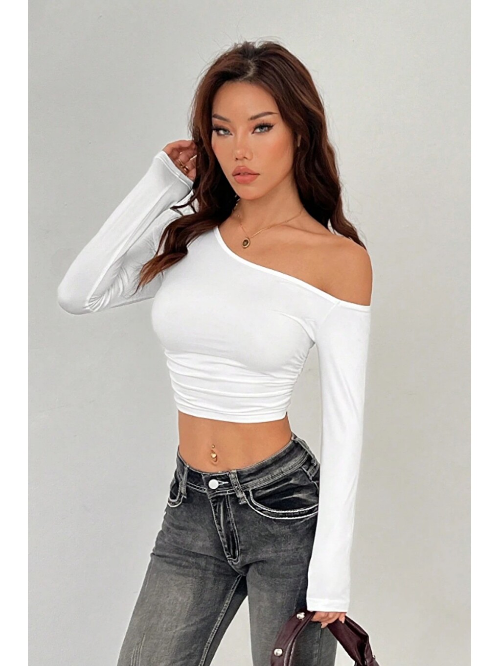 Kadın Asimetrik Yaka Uzun Kollu Crop T-Shirt Beyaz