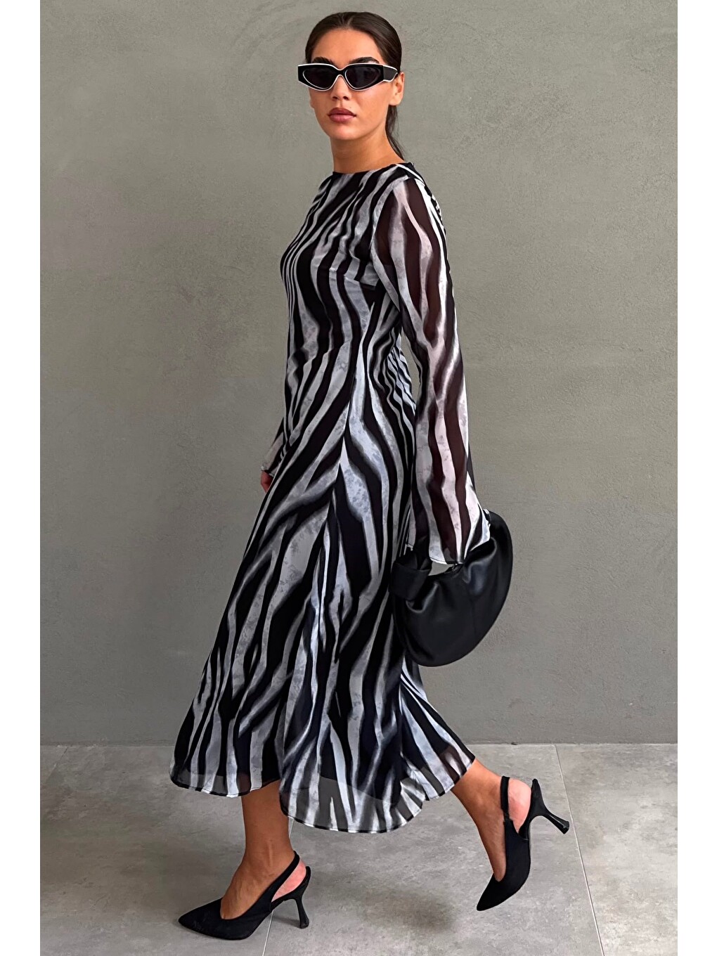 Gri Zebra Desenli Şifon Midi Elbise Mg2854-2