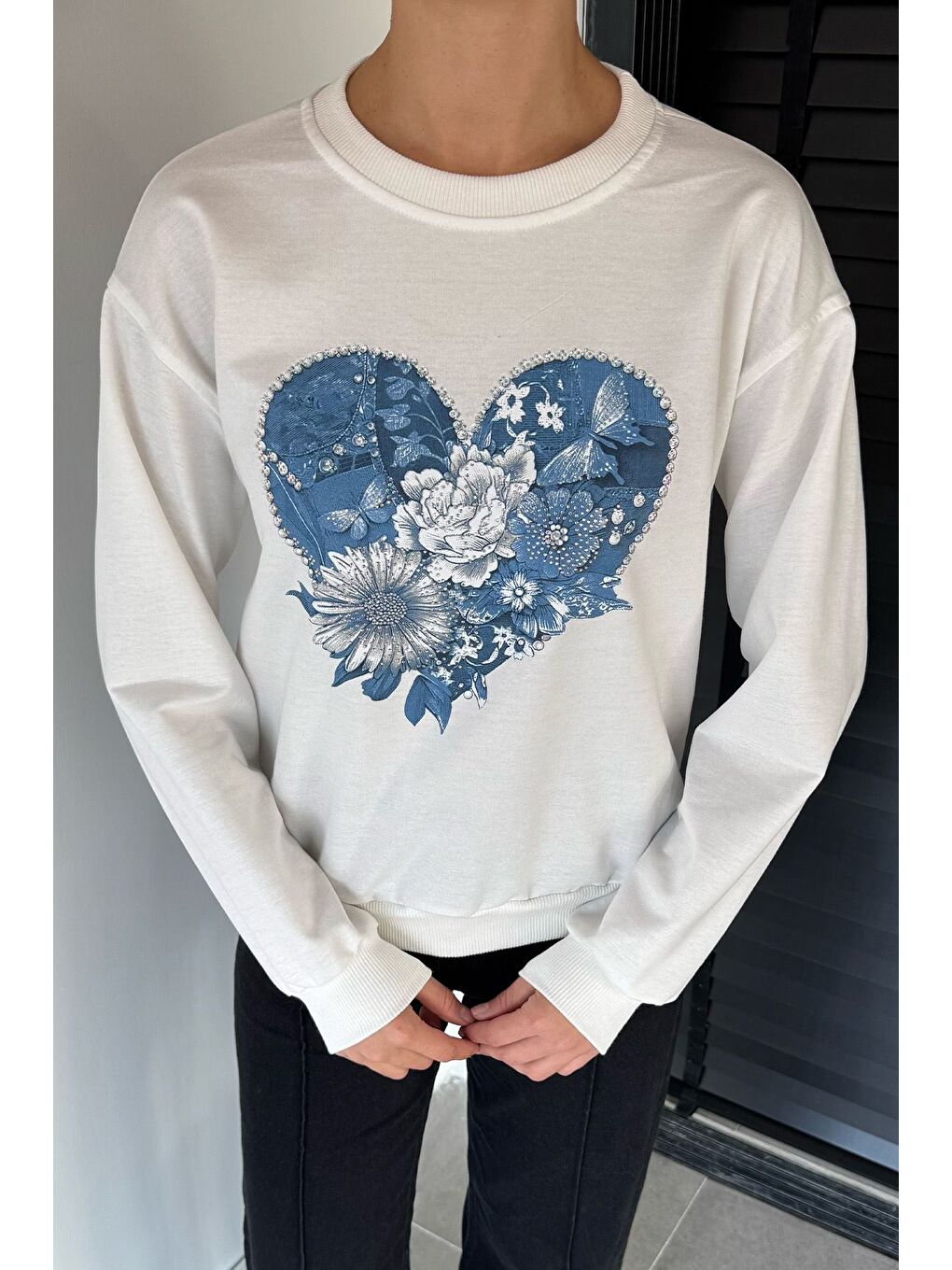 Ekru Kadın Bisiklet Yaka Baskılı Taş İşlemeli Sweatshirt-1