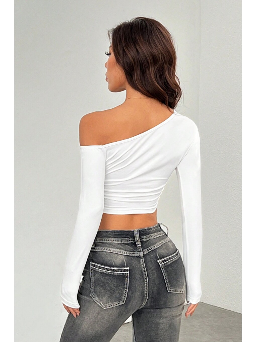 Kadın Asimetrik Yaka Uzun Kollu Crop T-Shirt Beyaz-5