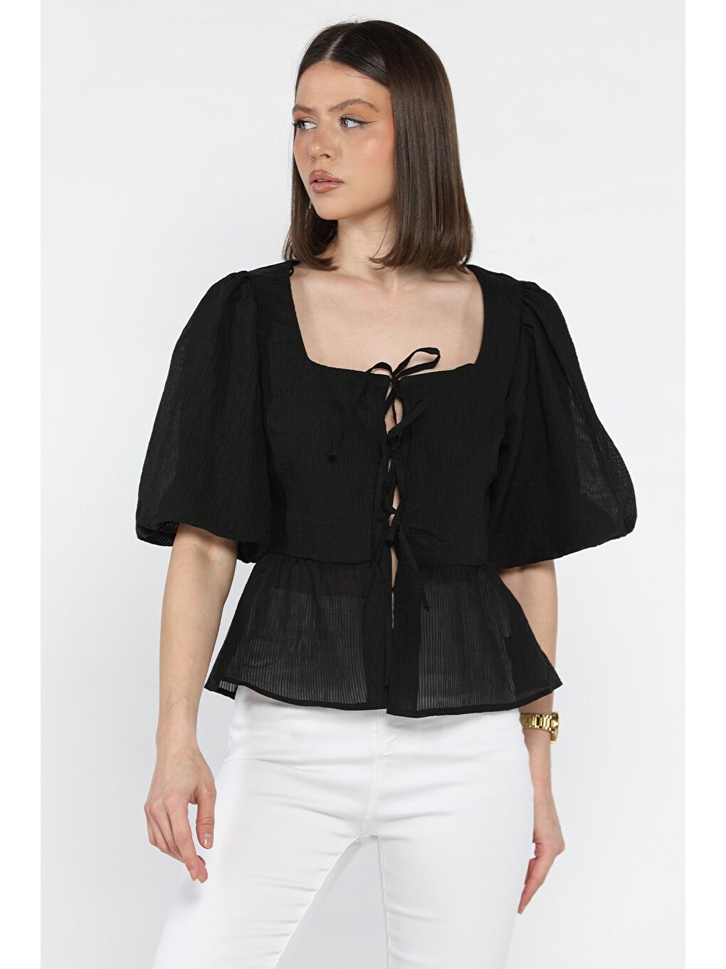 Siyah Kare Yaka Ön Bağlamalı Kadın Bluz-1