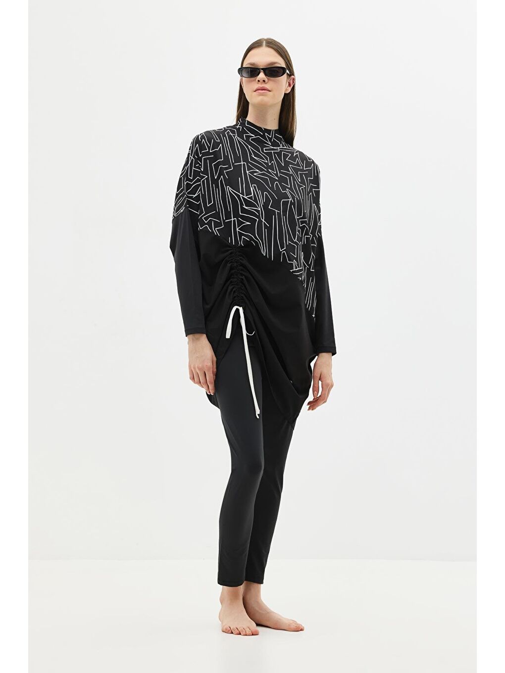 Desenli Rahat Kesim 4'Lü Tesettür Mayo 6297 Siyah/Beyaz-9