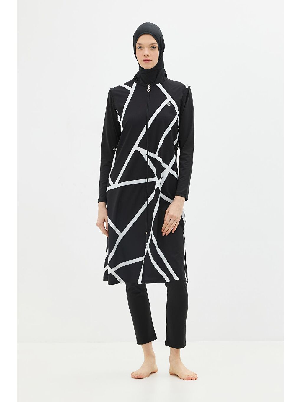 Uzun Tunikli 4'Lü Tesettür Mayo 6049 Siyah/Beyaz-1