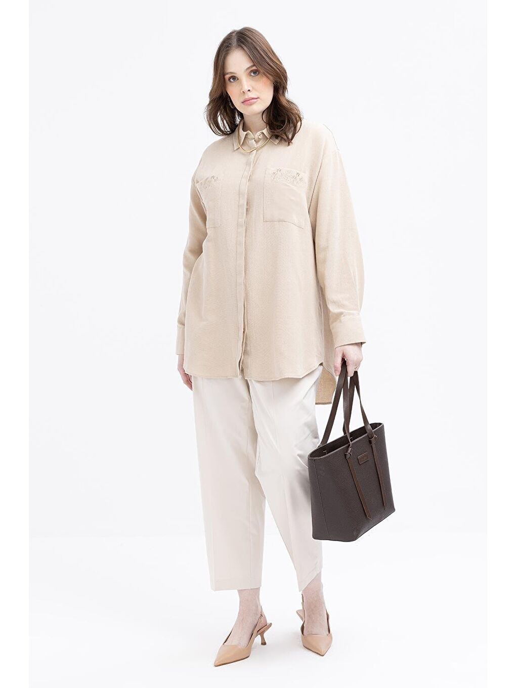 Bej-Cepli Nakış Detaylı Büyük Beden Keten Gömlek-1