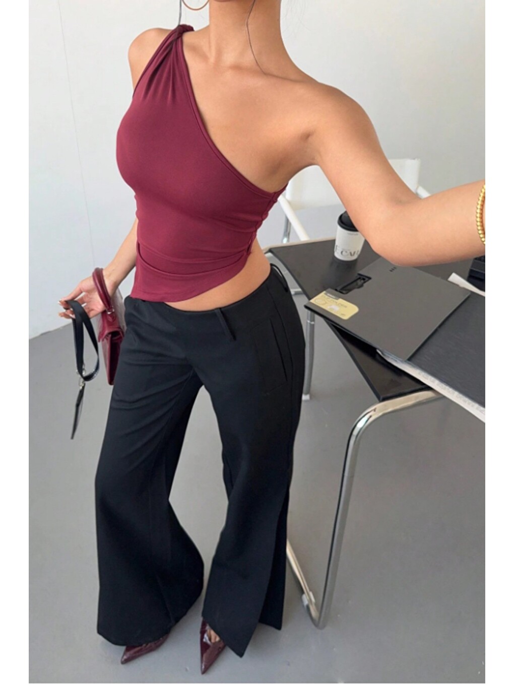 Bordo Kadın Tek Omuz Bluz Asimetrik Kesim Elastanlı Crop ve Modern Tasarım-3