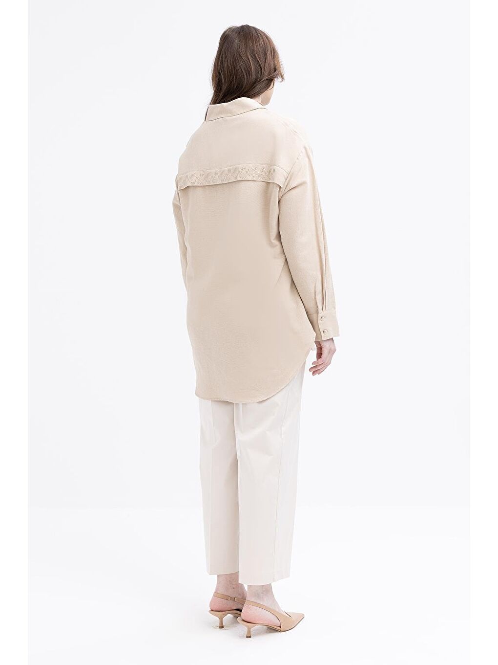 Bej-Cepli Nakış Detaylı Büyük Beden Keten Gömlek-3
