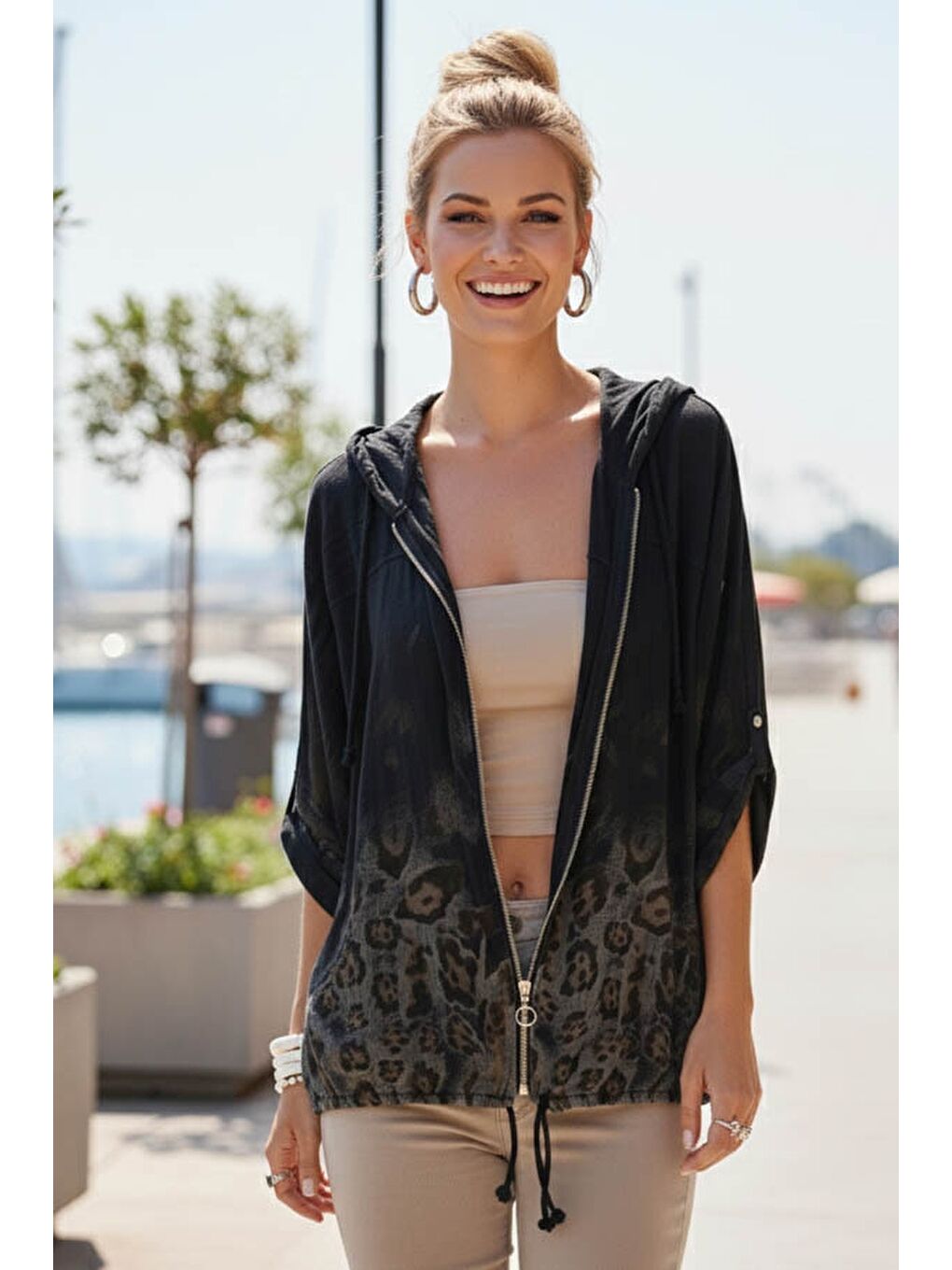 İtalyan Siyah Düğmeli Uzun Kollu Cepli Kapüşonlu Fermuarlı Baskılı Regular Boy Dokuma Ceket 68 65-3