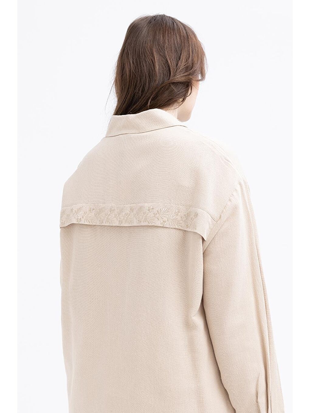 Bej-Cepli Nakış Detaylı Büyük Beden Keten Gömlek-4