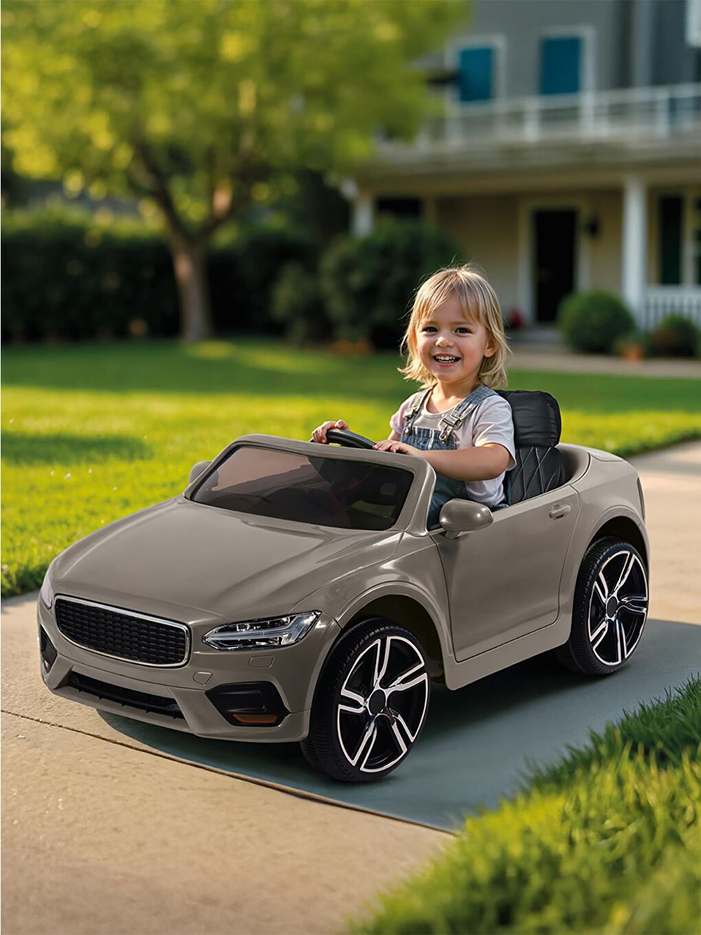 Grandex 12 Volt Uzaktan Kumandalı Akülü Araba - Kahverengi