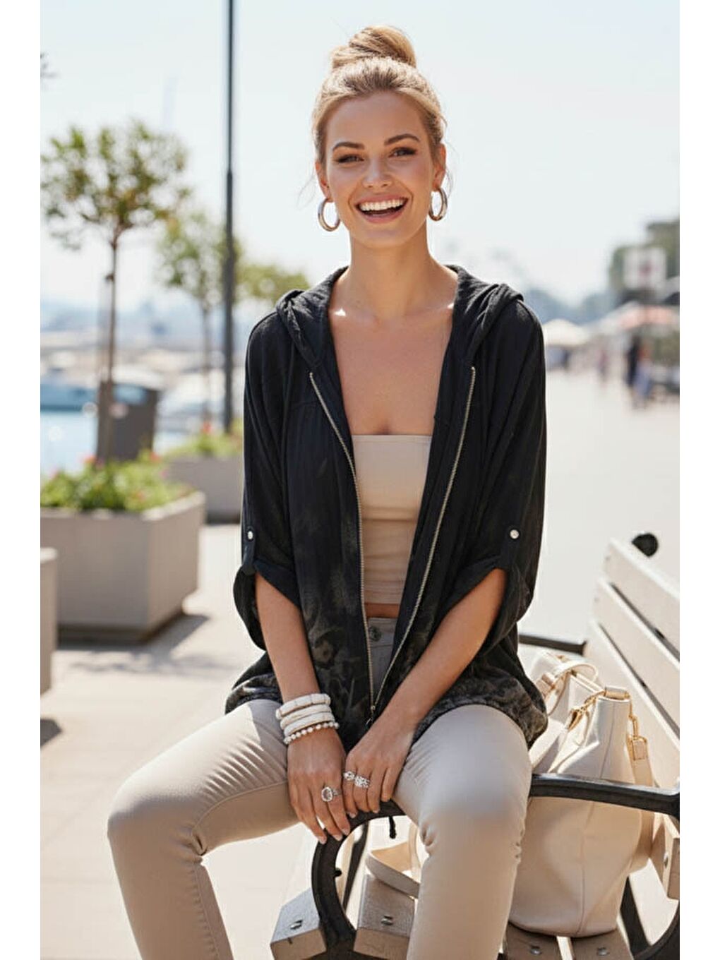 İtalyan Siyah Düğmeli Uzun Kollu Cepli Kapüşonlu Fermuarlı Baskılı Regular Boy Dokuma Ceket 68 65-4