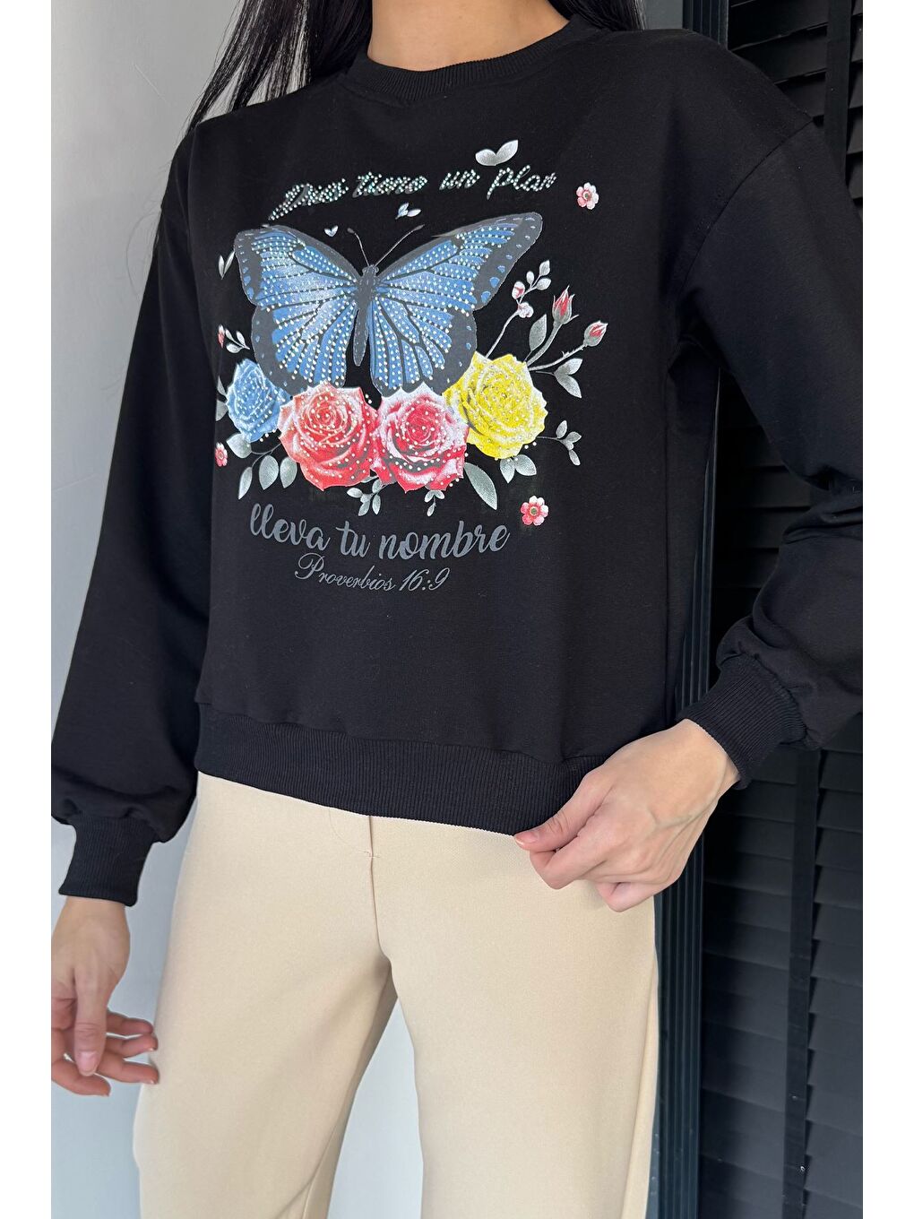 Siyah Kadın Bisiklet Yaka Kelebek Baskılı Taş İşlemeli Sweatshirt-1