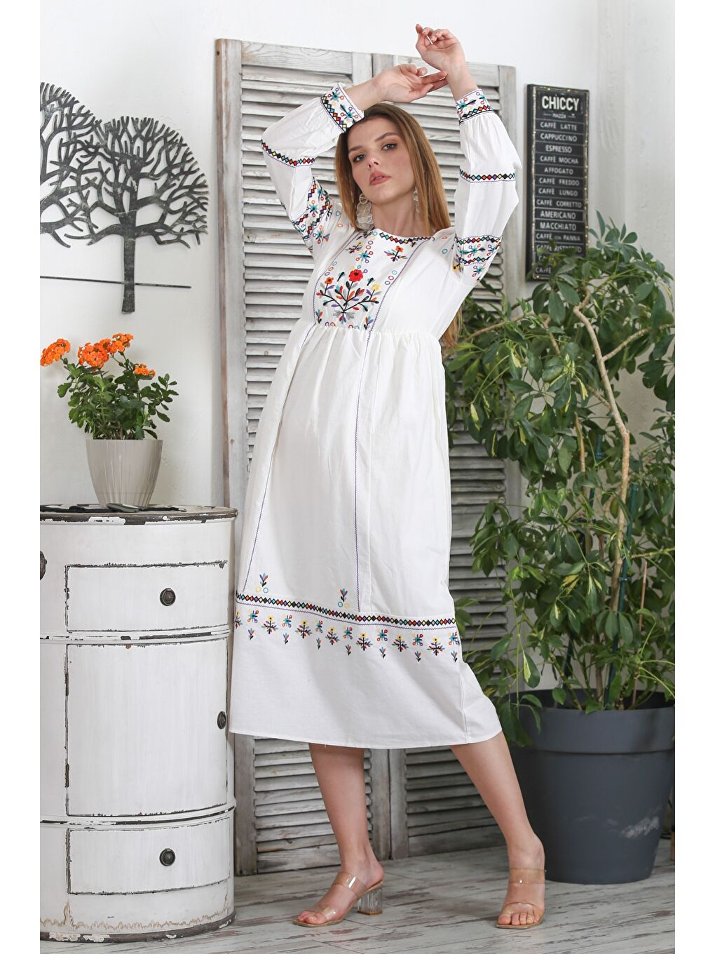 Beyaz Yuvarlak Yaka Balon Kol Astarlı Nakışlı Dokuma Lastikli Bel Casual Elbise-2