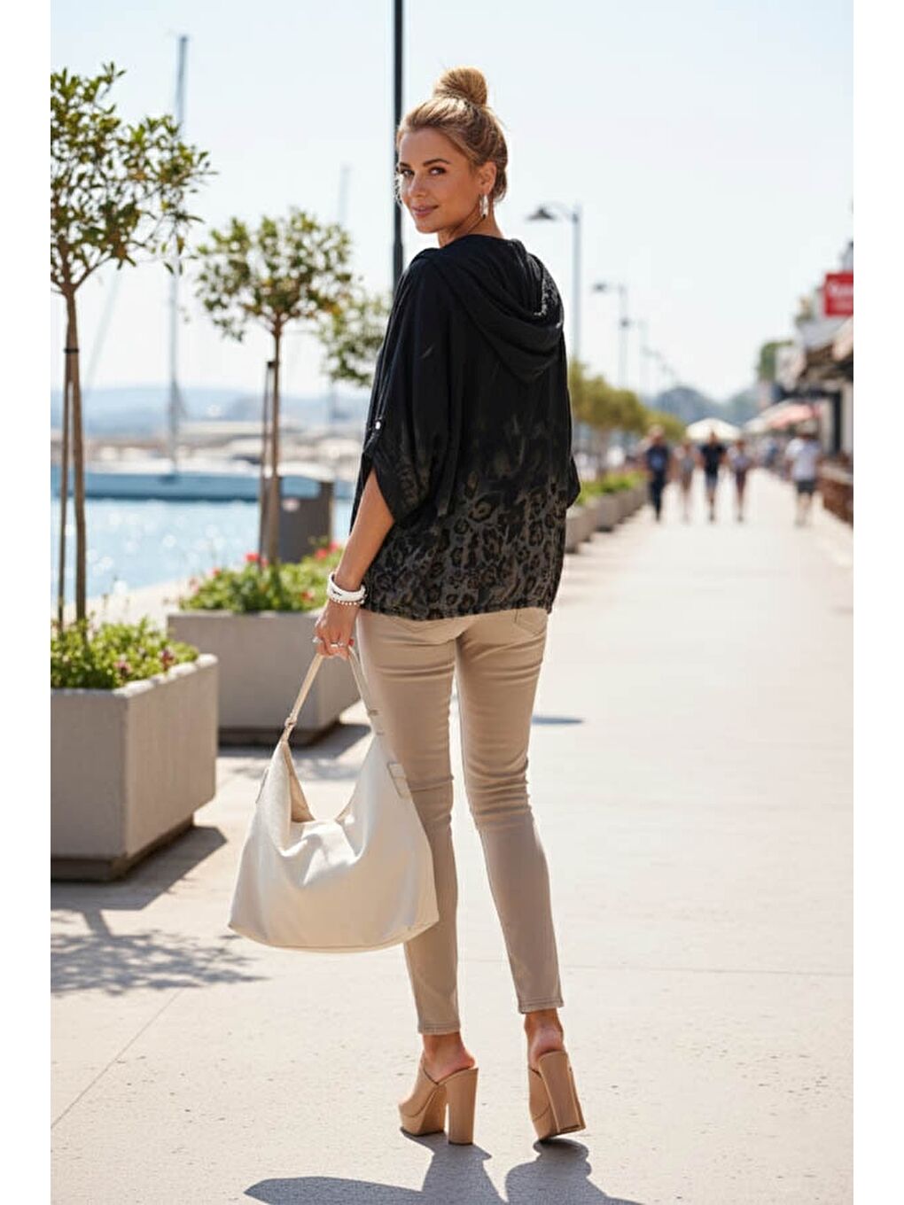 İtalyan Siyah Düğmeli Uzun Kollu Cepli Kapüşonlu Fermuarlı Baskılı Regular Boy Dokuma Ceket 68 65-7