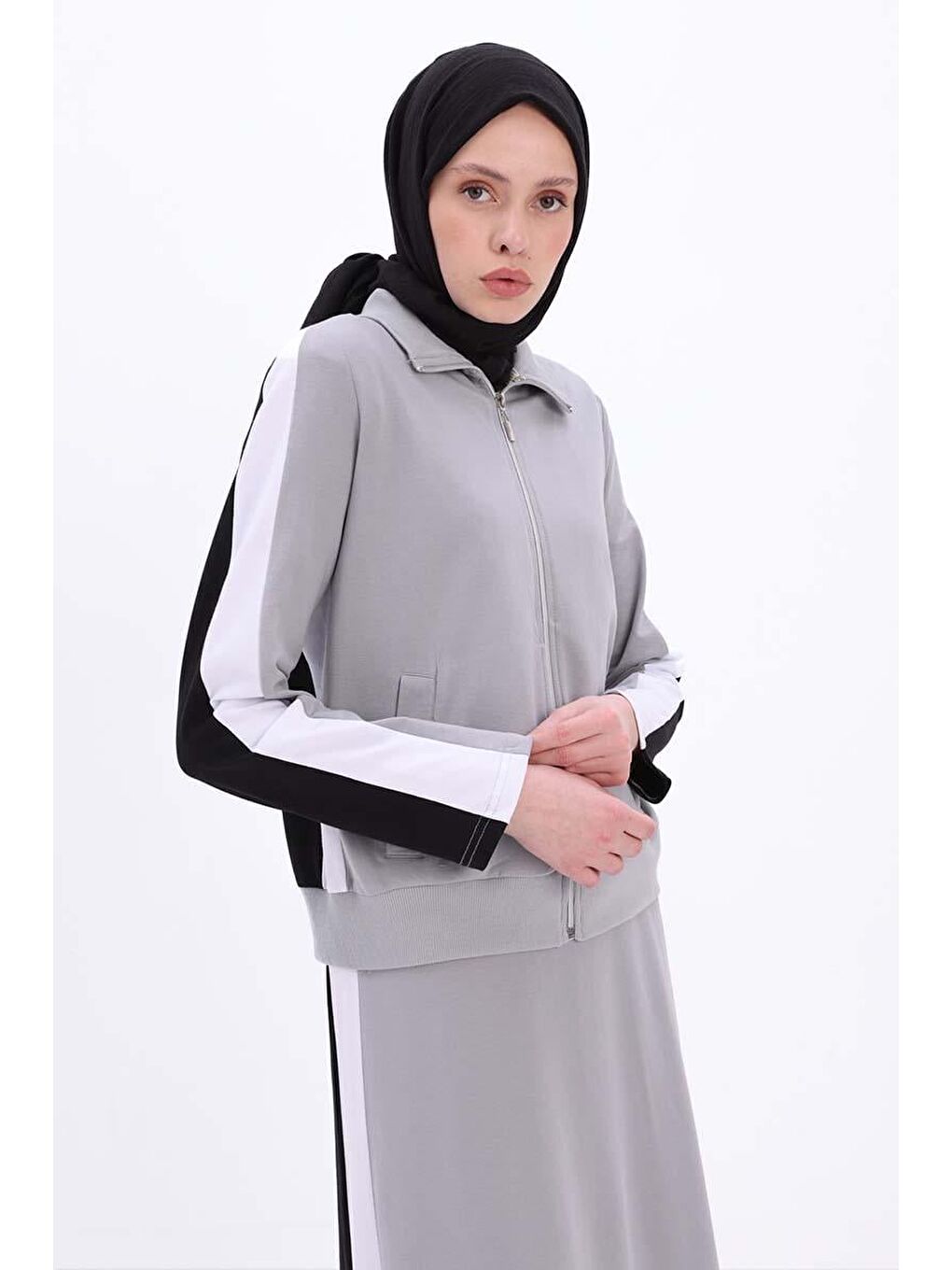 Gri-Siyah-Pamuklu Garnili Etekli Takım-4