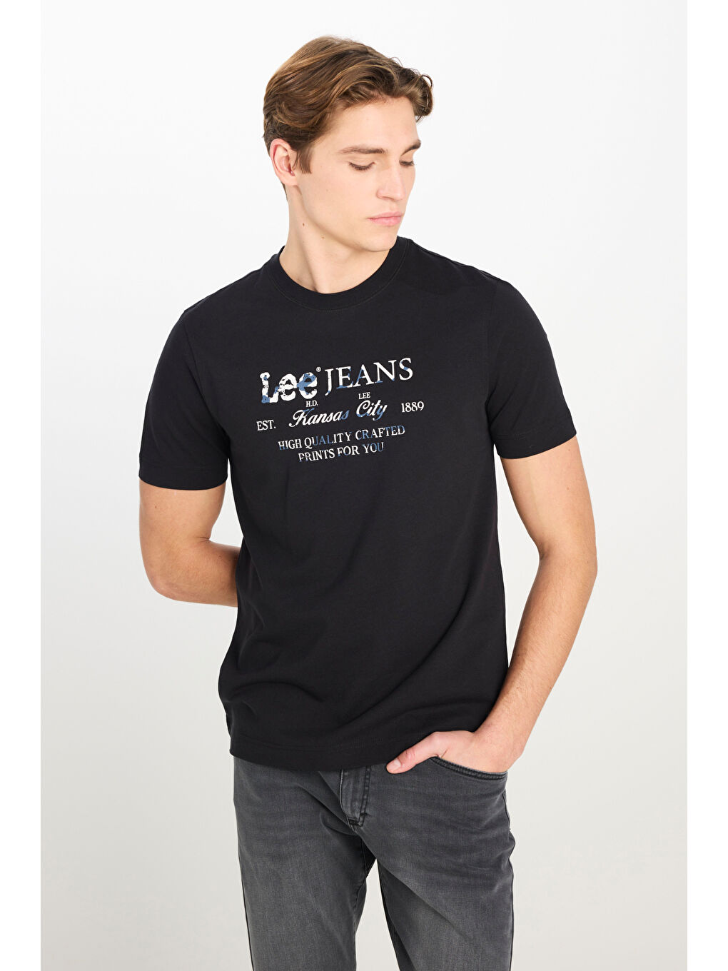 %100 Pamuk Regular Fit Normal Kesim Bisiklet Yaka Grafik Baskılı Siyah Tişört-1