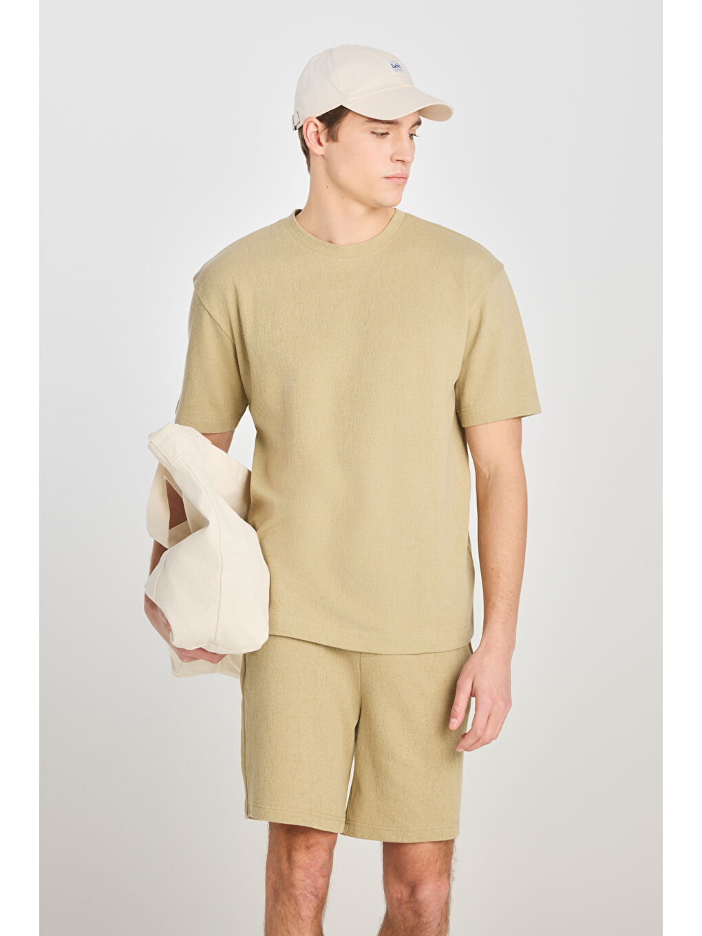 Relaxed Fit Geniş Kesim Bisiklet Yaka Pamuklu Açık Yeşil Tişört-1