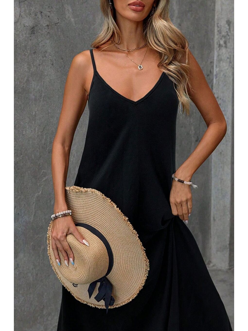 Siyah İp Askılı Dokuma Kumaş Maxi Elbise-1