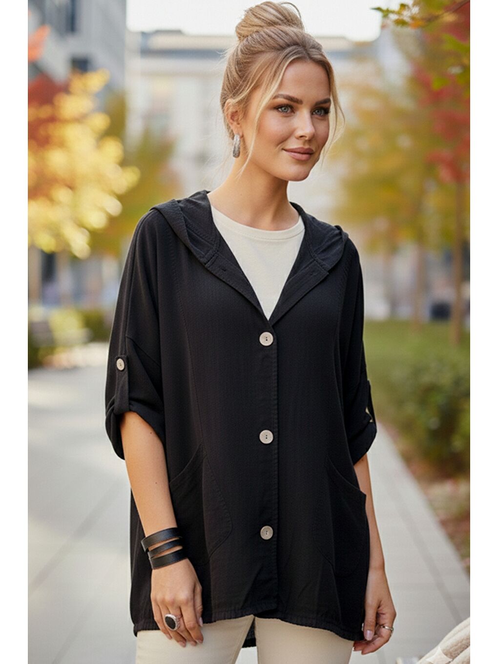 İtalyan Siyah Kapüşonlu 3/4 Kol Düğmeli Cepli İnce Casual Kadife Dokuma Ceket 70 70-2