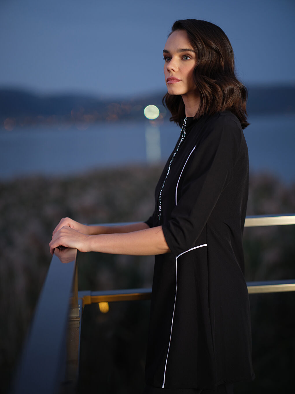 Siyah Kadın Fermuarlı Biyeli Dik Yaka Zarif Kaprili Kapalı Spor Mayo-2