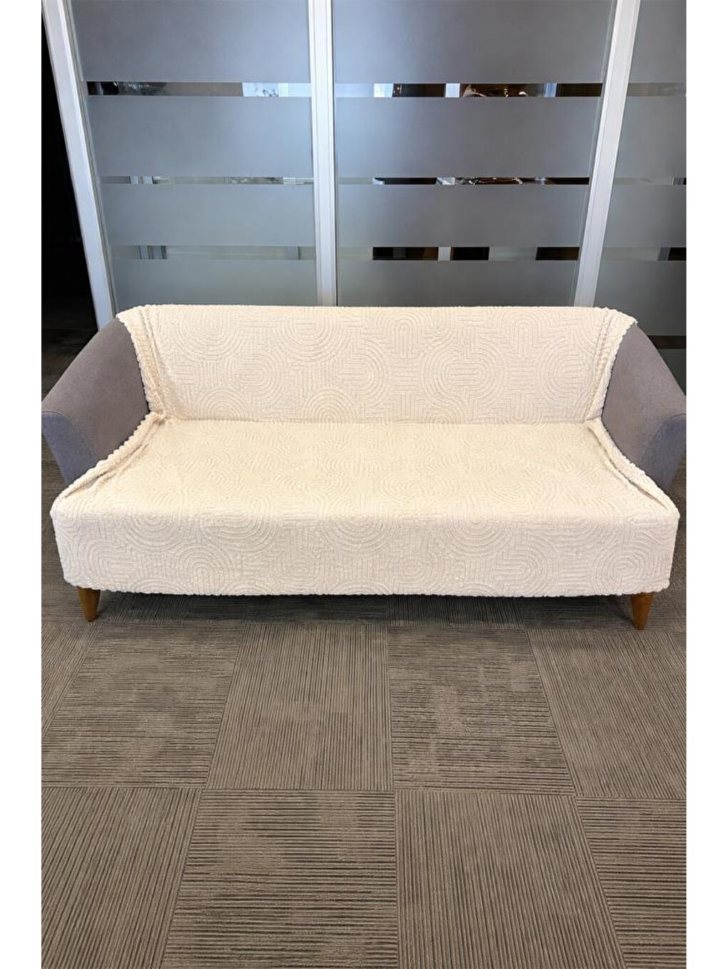 Çeyiz Diyarı Geometrik Tavşan Tüyü Kaymaz Tabanlı Koltuk Örtüsü 170x215 Cm Açık Bej