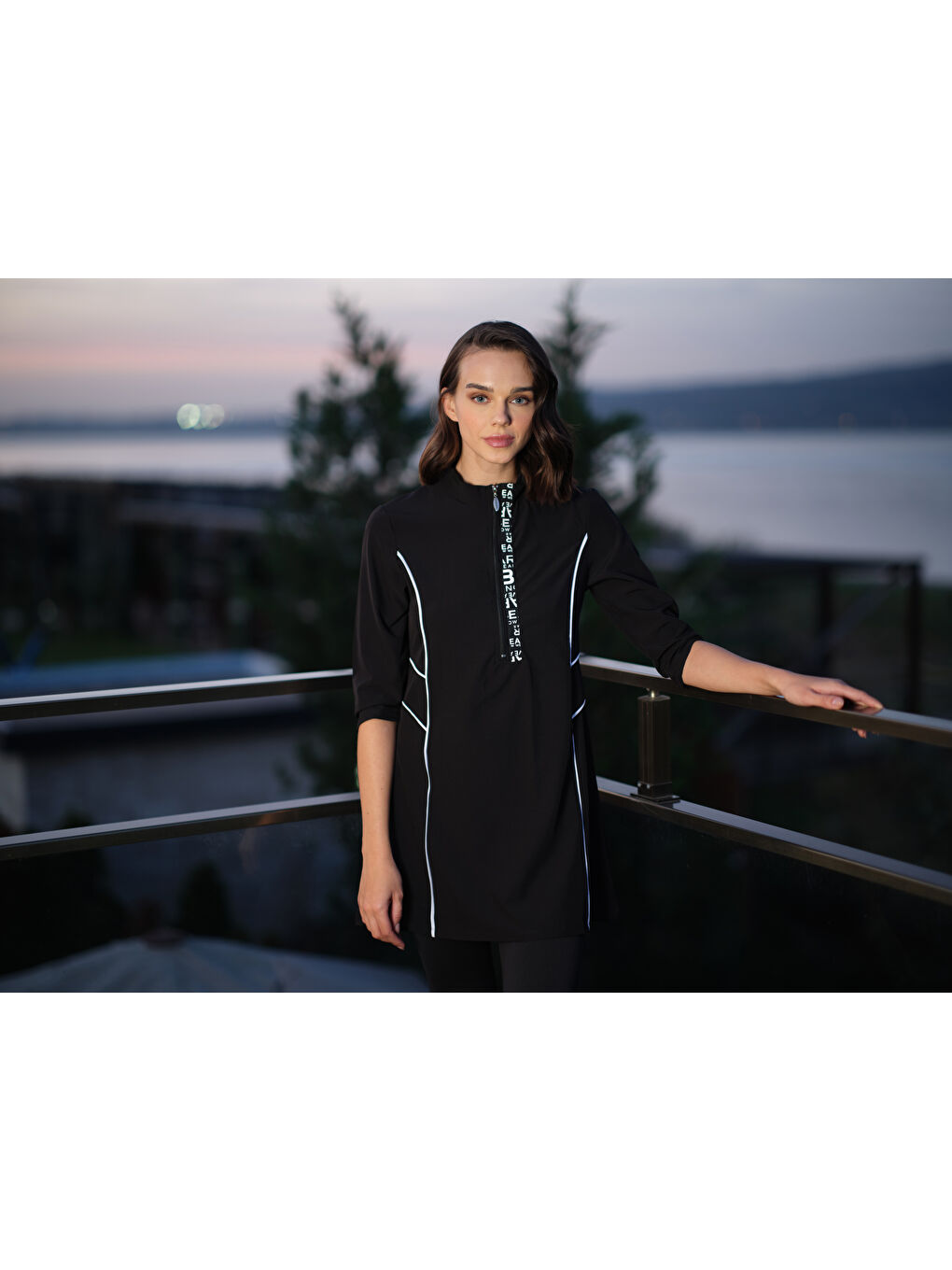 Siyah Kadın Fermuarlı Biyeli Dik Yaka Zarif Kaprili Kapalı Spor Mayo-3